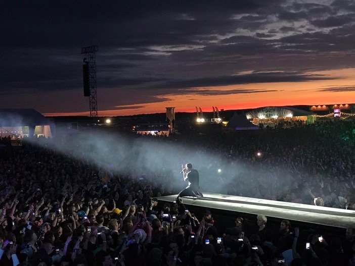 Keols's tweet image. Chester ... I'm so sorry we couldn't help you the same way you helped us. #RIPChesterBennington