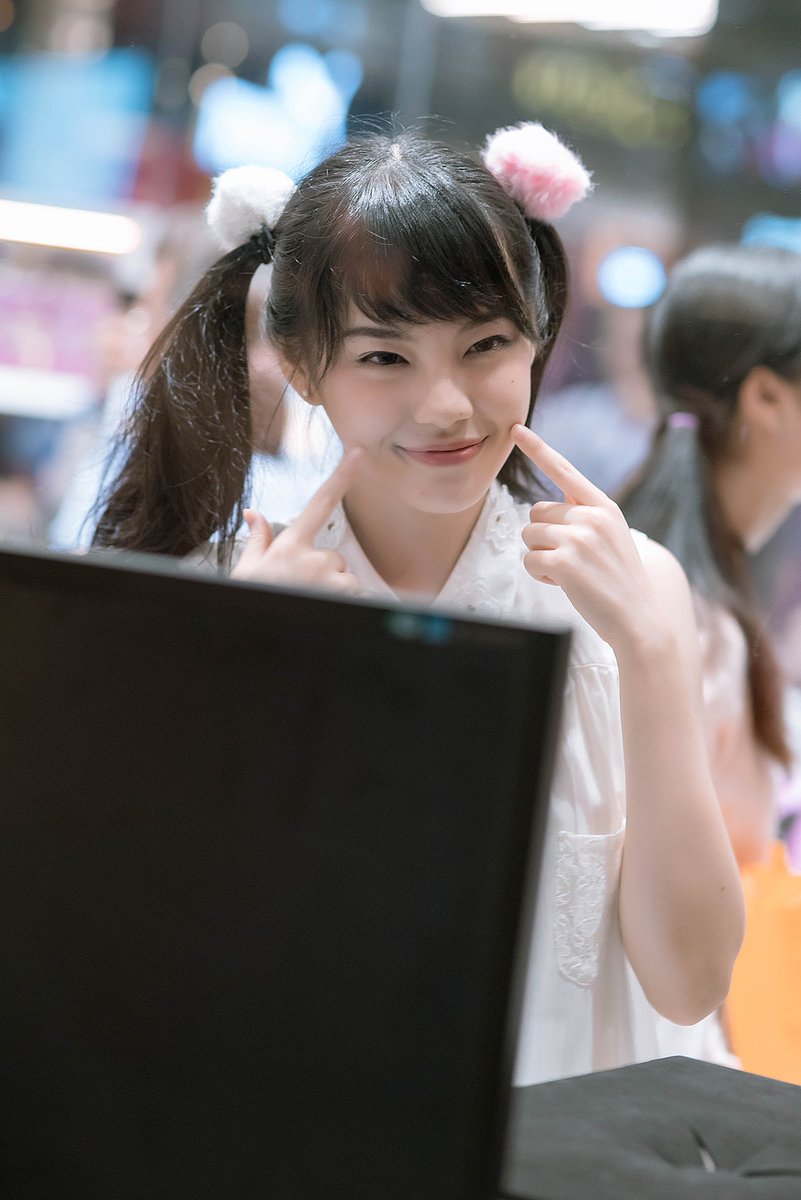 MakeYourDreamP's tweet photo. อัลบั้มภาพน้องเฌอปรางจาก Live เมื่อวานนี้ชมภาพทั้งหมดที่ผมเก็บได้ข้างล่างลิ๊งค์นี้เลยครับ #BNK48 #CherprangBNK48 
https://t.co/ERmqqMtjXW https://t.co/TlDbqH4KhG