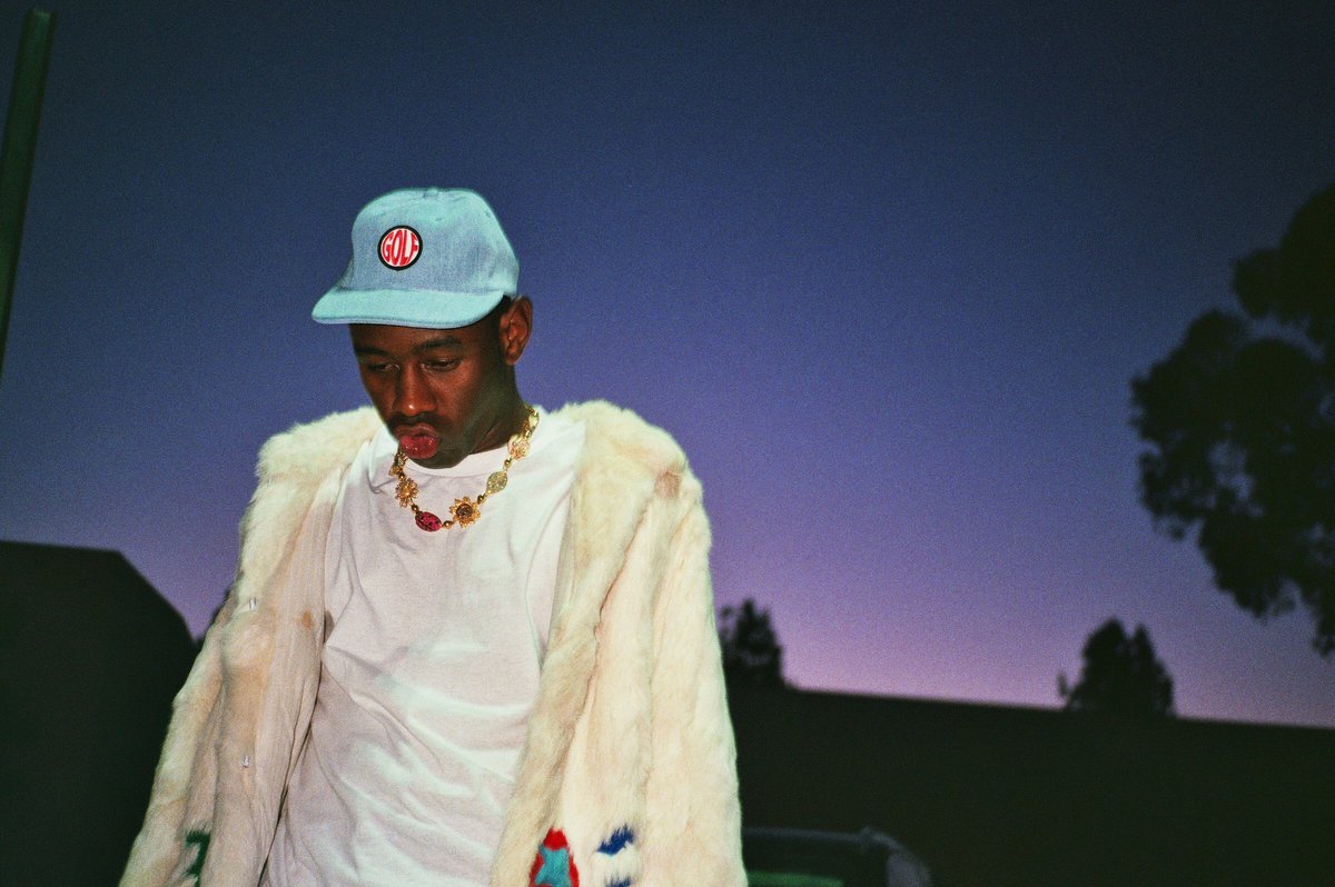 JasperDolphin's tweet photo. SCUM FUCK FLOWER BOY    https://t.co/pHssJlN6kh https://t.co/JWVHN3xFHc