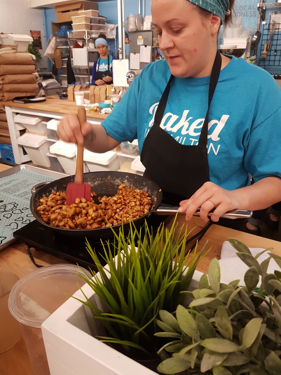 mcumortgage's tweet photo. Making candied nuts @cakeandloaf @MeridianCU @SueBennison2 @MeridianCU #proudpartner #meridiansupportslocal #tryhamilton https://t.co/dMa7nhjCTG
