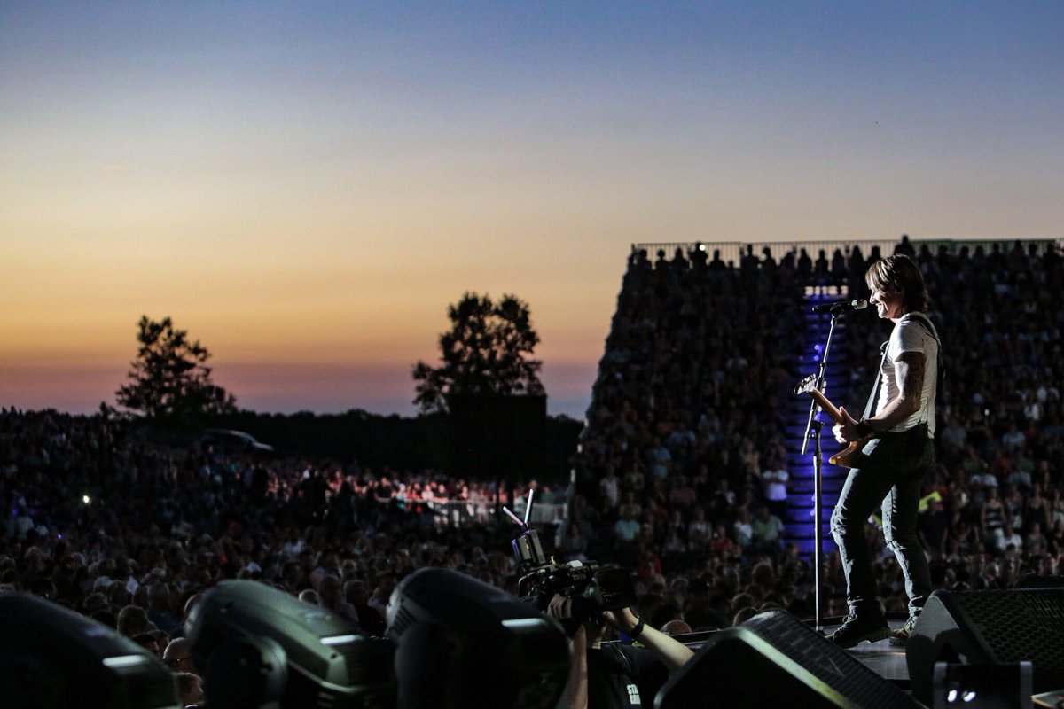 KeithUrban tweet picture