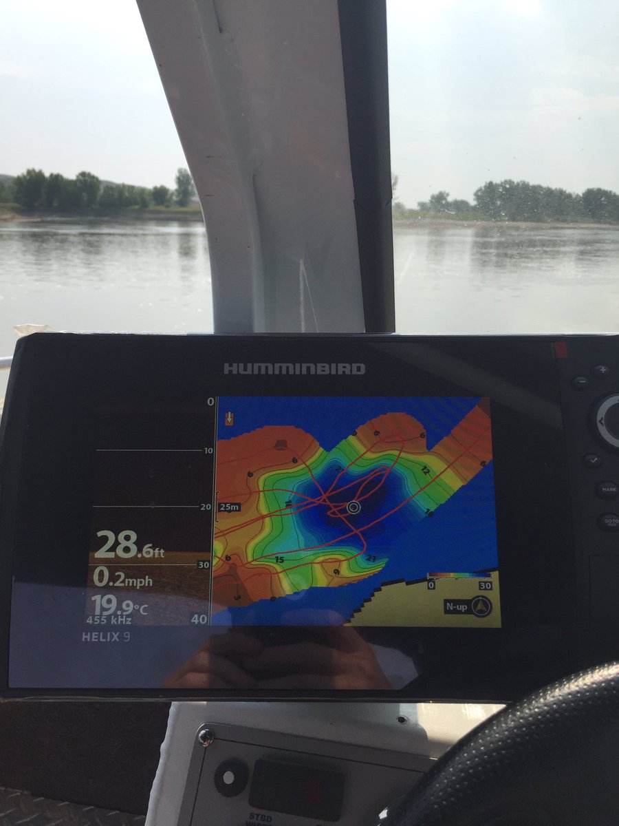 kbricky's tweet photo. With an average depth of 4-5ft it's amazing to come across this! 28'+ All thanks to @HumminbirdFish #autochartlive #gamechanger #checkitout https://t.co/S1TB4ewnqz