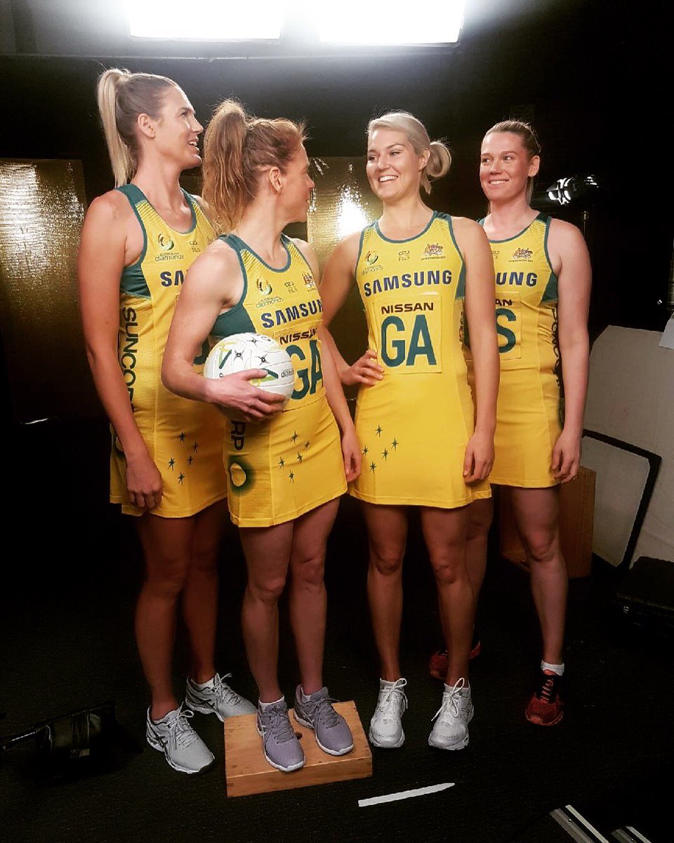 teganphilip's tweet photo. When you finally get to stand on a box! #shortshooterlyf #Aussiecamp #commercialday https://t.co/ekGnfB5P3c