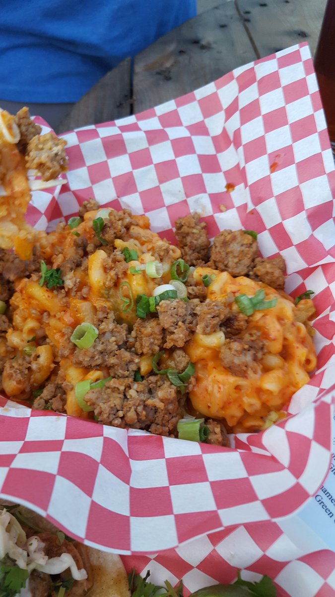 Around_Seattle's tweet photo. Awesome pork tacos and Kimchi Mac and cheese from @EatLikeAPeasant tonight for dinner https://t.co/2qgPsryvKm
