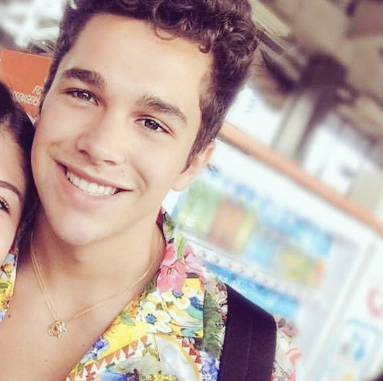 KazuhasBonsai's tweet photo. LOML 💗 @AustinMahone #FMPYJapanTour https://t.co/IJsBOrVtVy