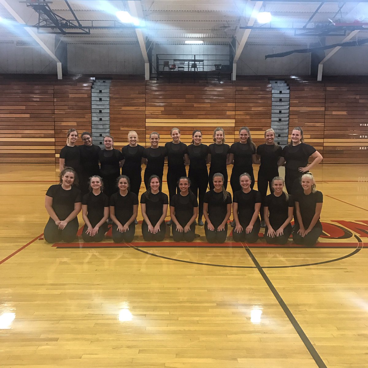 Home routine preview ✅ Thanks to our awesome audience tonight! Off to SLU for <a href="/UDAnews/">UDA</a> camp in the morning! 👯