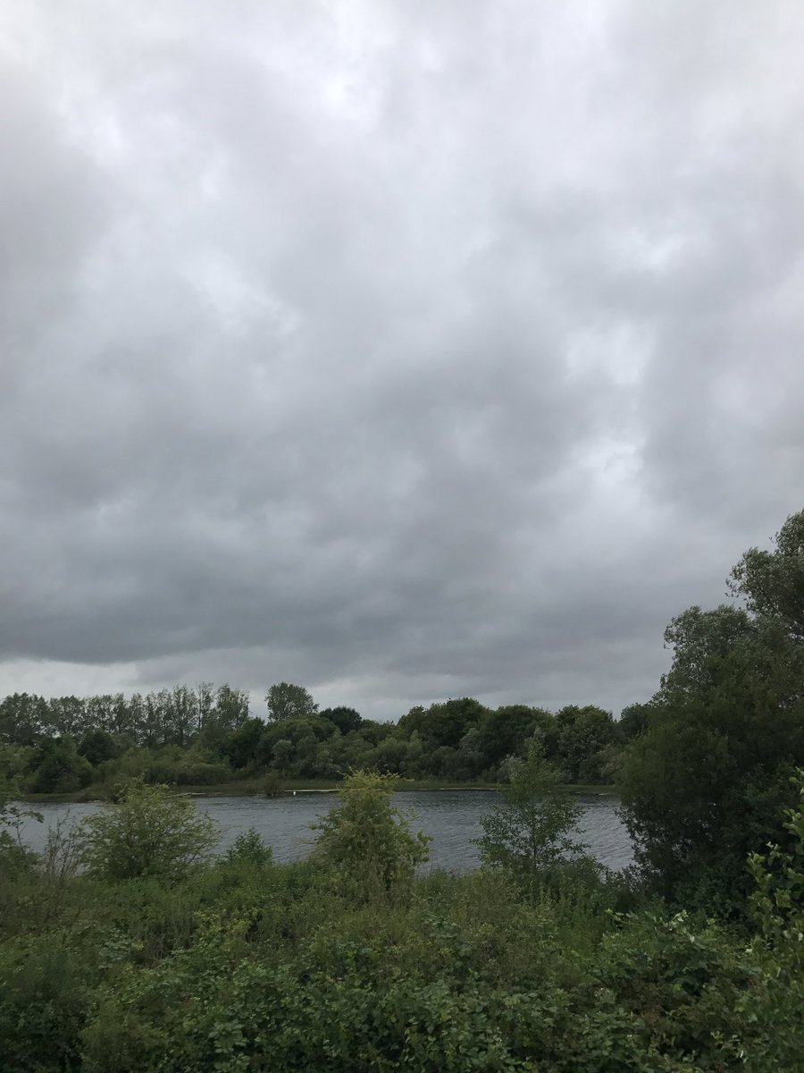 AverageRoadie's tweet photo. Windy and overcast, have day off but saving cycling vouchers till tomorrow #familyman #ridelots #knowwhentoride https://t.co/p4TcAthiuR