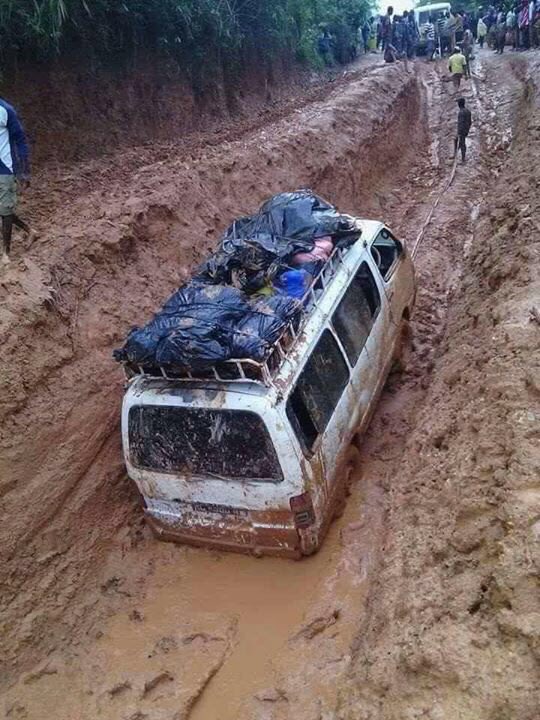 fnche's tweet image. Cameroon. This is what federalists are fighting for? More bad roads? More killings? More torture? More brutality? #Ambexit it&apos;s about time