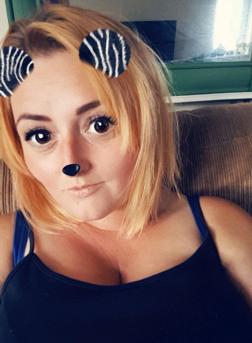 EnglishRedRose3's tweet photo. Short hair dont care https://t.co/LsgUsi50jh