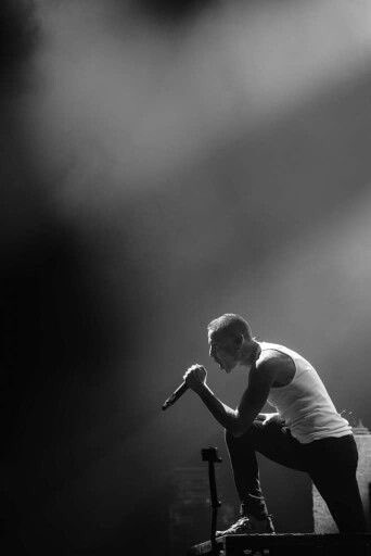 Cate_Ti's tweet photo. Great voice 🔥 I'll miss you. 
Thank you Chester. ❤️
#ChesterBennington #rip #linkinpark #greatvoice https://t.co/CigFZ4dzcQ