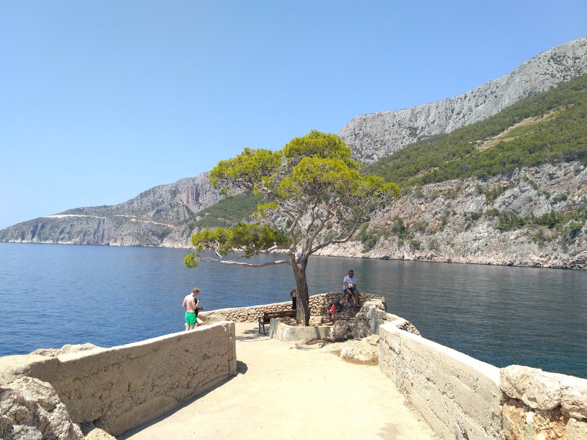 wildinthebalkan's tweet photo. Great beaches and excellent wine #Hvar #island #svetanedjelja #travel #thewildoneme #Balkans #croatia #blogger https://t.co/078hJdr00L