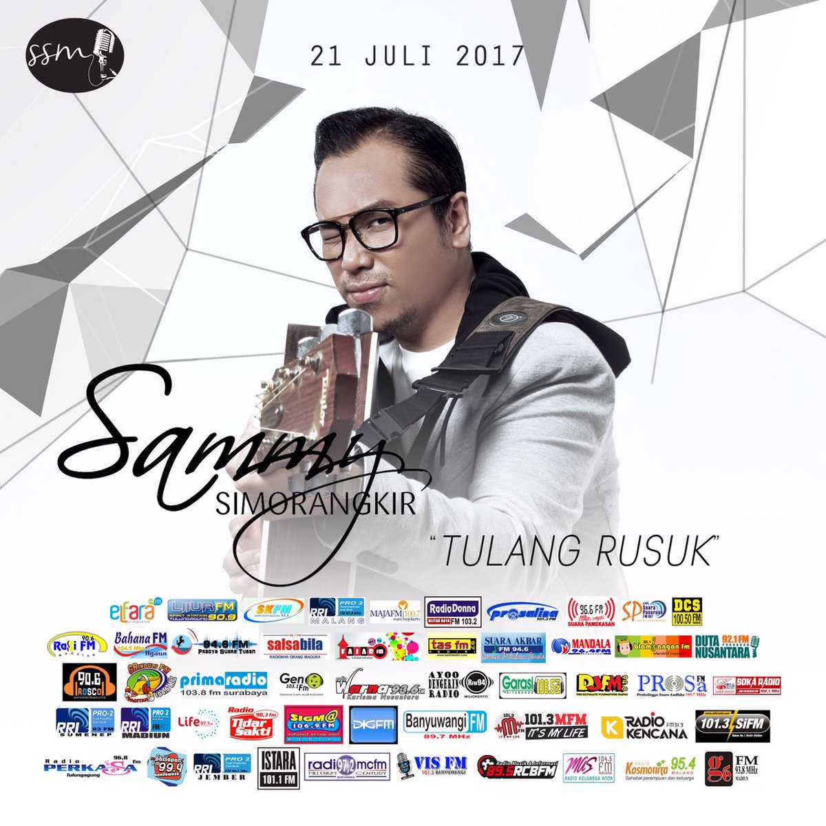 RRIPro2madiun's tweet photo. Now Premier perdana single @sammy0809SmrgkR #TulangRusuk stayTune @Pro2madiun  #EveningTrack https://t.co/YcwhCwx6wy