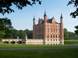 DeRijksteBelgen's tweet photo. Nieuwkomer: familie #Pouleyn en het kasteel van #Olsene https://t.co/jaWoT1vZI1 https://t.co/0JyTcz4lOS