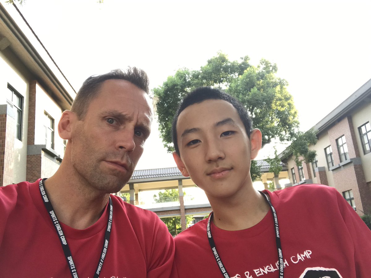 Springwhat's tweet photo. Me and Ting-Xuan(Carlos)! https://t.co/Io5dkrNz76