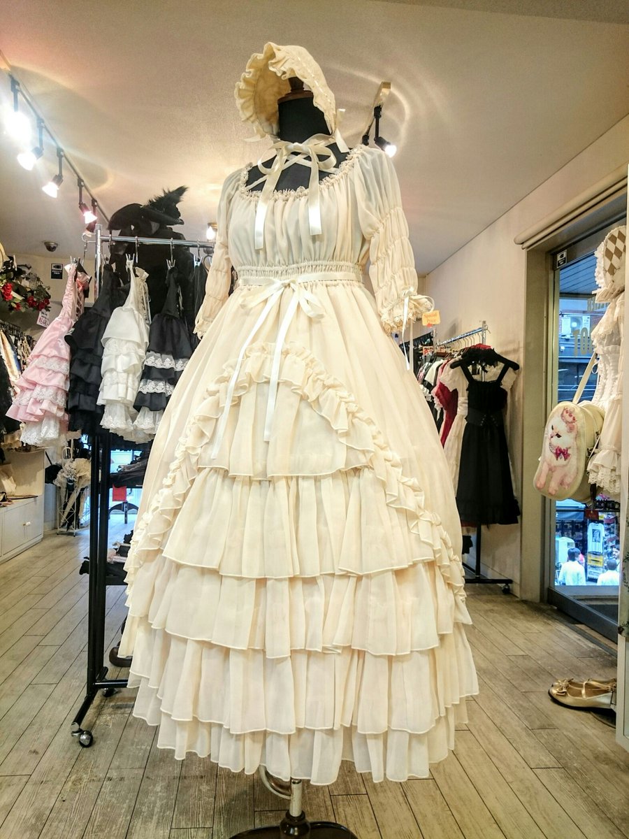 Atelier Pierrot A Twitteren Atelier Pierrot新作入荷情報 本日 7 21金 発売 シャーリングシフォン ロングドレス アイボリー ブラック 各 27 000 入荷しました 軽くてやわらかいシフォン生地で 夏も涼しく華やかにコーディネートできます 落ち着いたロング丈も