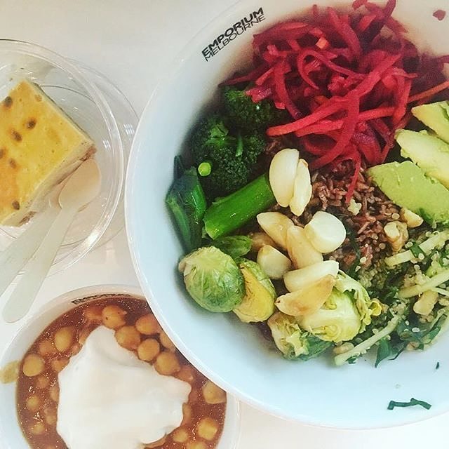 SuperchargerVeg's tweet photo. Huge props for this great shot to @nourishbya who likes to #buildyourown nourish bowl.  Ft. her fave Chickpea Masala soup. Gotta love a https://t.co/h4UPaObJVQ