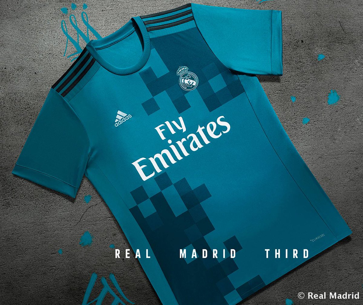 ActuFoot_'s tweet image. OFFICIEL ! Le Real Madrid dévoile son nouveau maillot Third 2017/18.