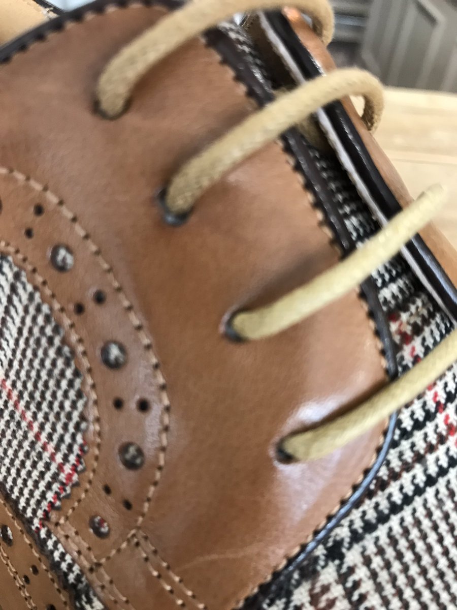 GereLincoln's tweet photo. A few old classics back in stock! #justinreece #baselondon #brouges #newshoes https://t.co/fqh5lQzjVt