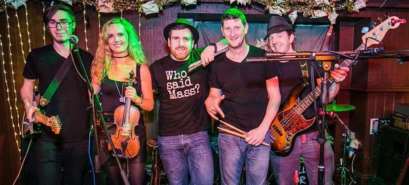 Reardenscork's tweet photo. Tonight join us for a #SundaySession Early music sessions at 6pm with #Torcan @FleadhNaMumhan followed with #HellforLeather 10pm 🎸🎶 https://t.co/9XexduT8WF