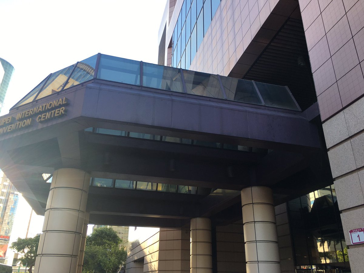 RobinBang0331's tweet photo. 小卡17:40會在這邊發放！
Free giving will be here at 5:40p.m. https://t.co/H5gb7V3JQO