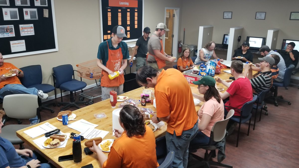 Dave_C_THD's tweet photo. Post inventory barbecue with a side of MET #METpartnership https://t.co/ajDeS6rkh9