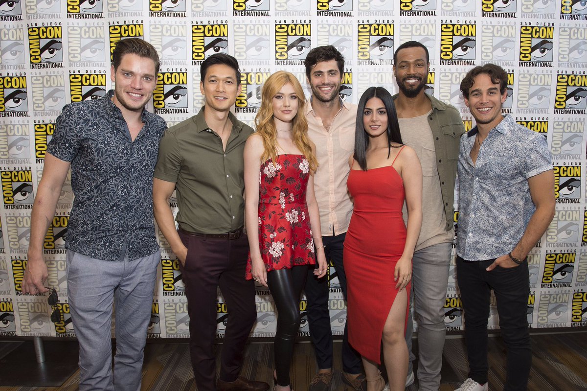 FreeformTV's tweet photo. We'll just leave this here. 🔥 #ShadowhuntersAtSDCC https://t.co/meSltumdoy