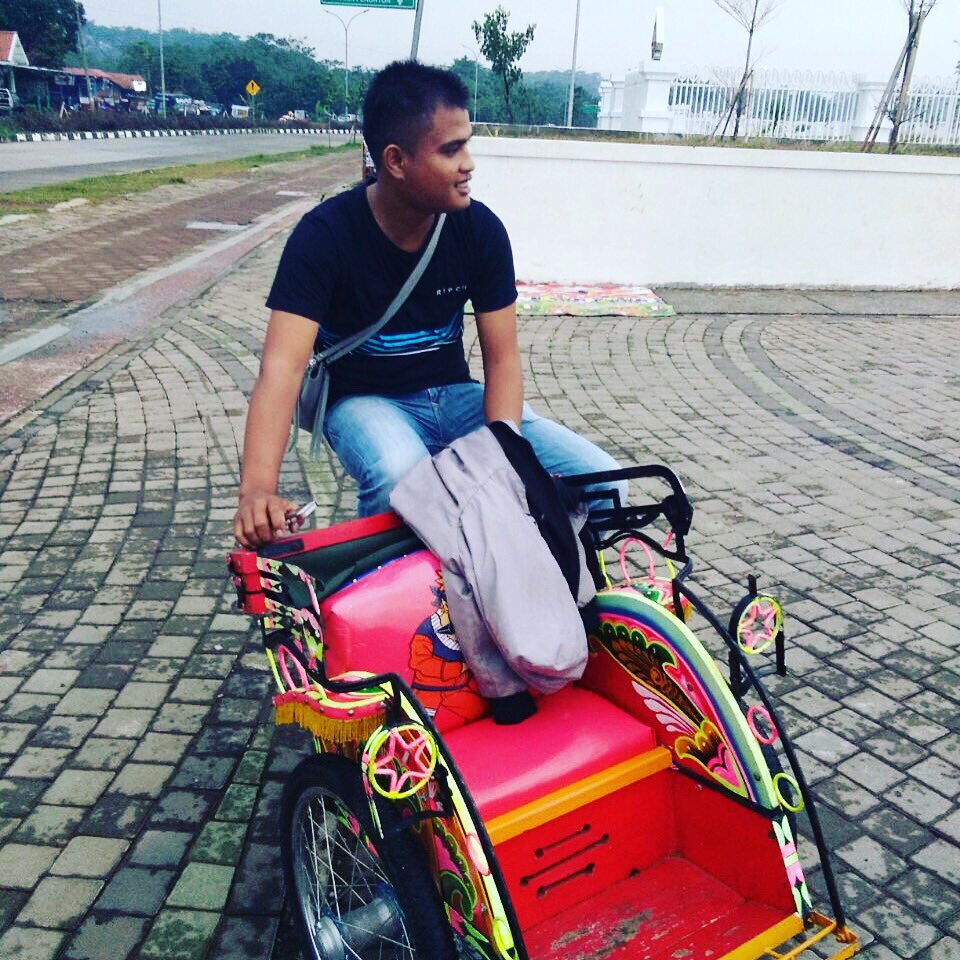 fsusanto678's tweet photo. Cintai profesimu,dan hargailah profesi oranglain. https://t.co/KD5OxvEFjD