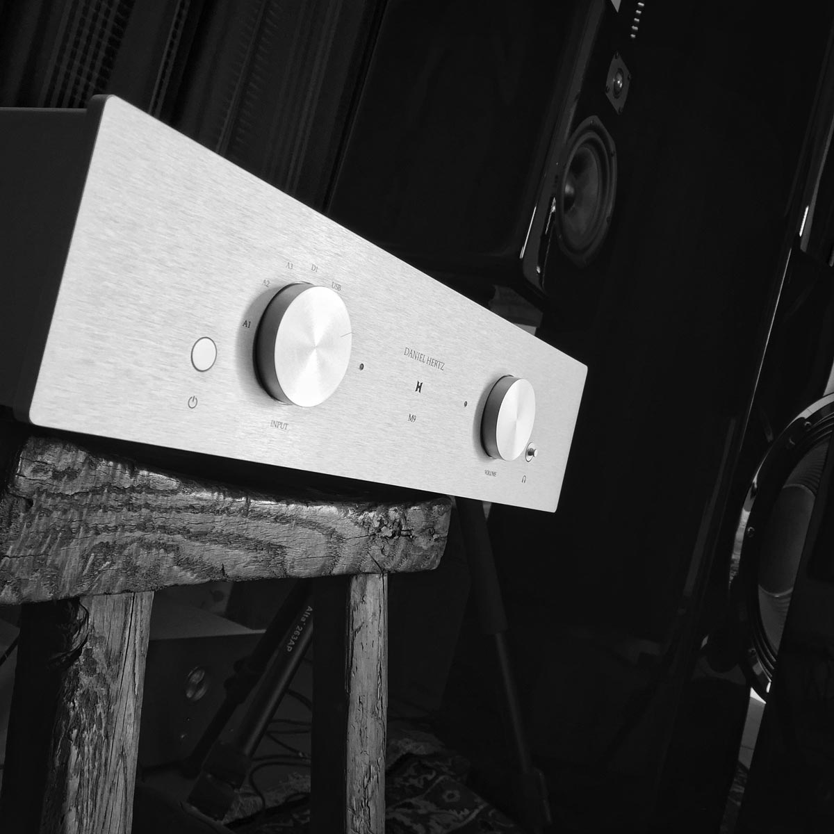 FIDELITYMAGAZIN's tweet photo. Daniel Hertz M9 – Mr. Mark Levinson’s Latest Model
#danielhertz #marklevonson #highend2017 #fidelitymagazin
https://t.co/S9zdBBRu2H https://t.co/c9GiIrnU3E