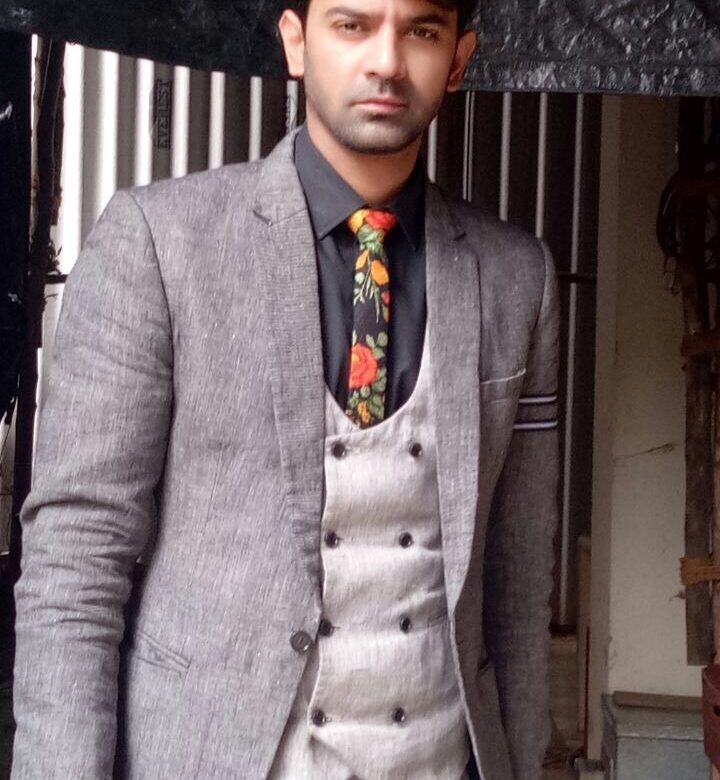 BarunSobtiPage's tweet photo. Pic of @BarunSobtiSays #AdvaySinghRaizada 
shared by @LokMarg 
https://t.co/EKKtLYlnAQ https://t.co/3NFhHY0Iw5