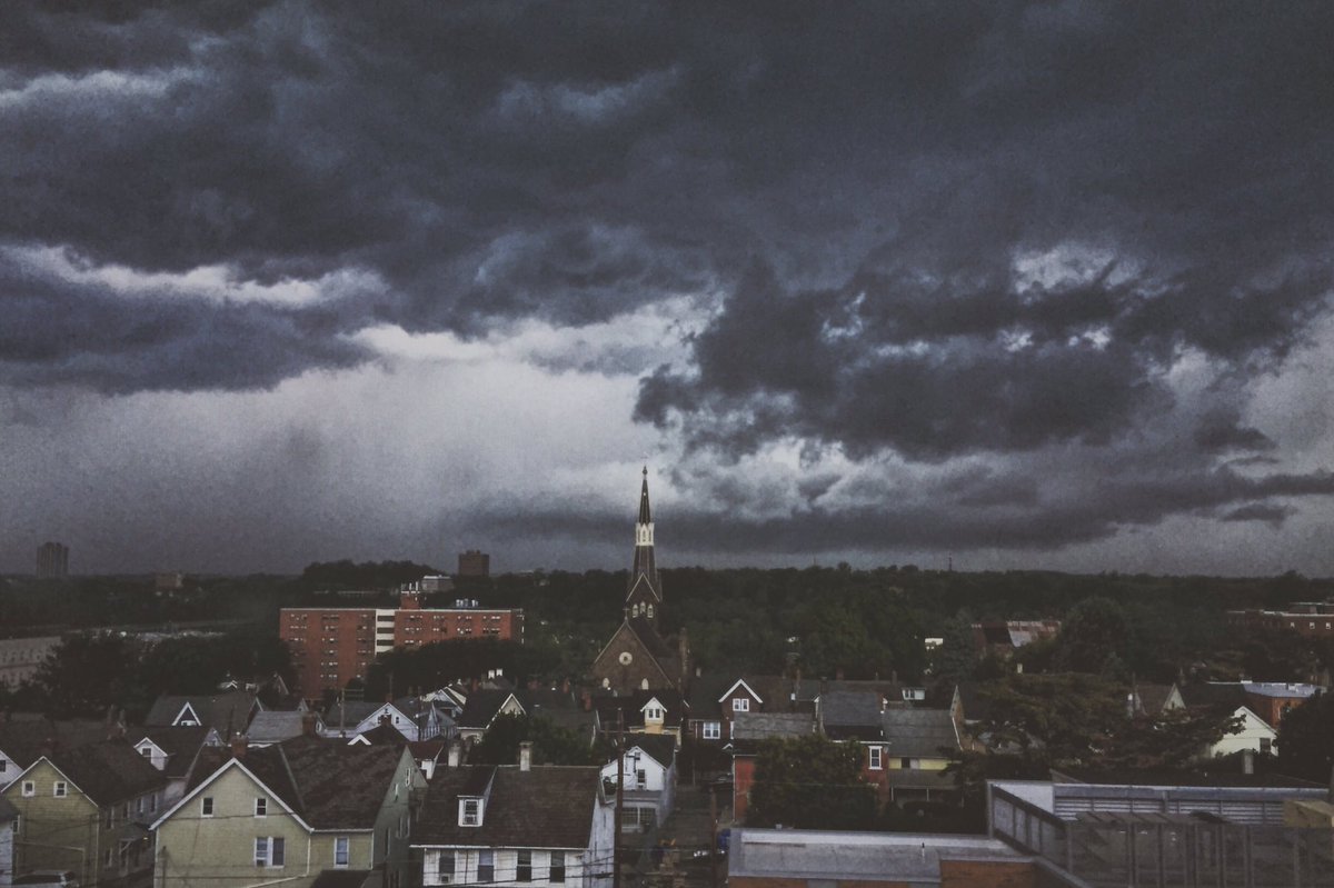 rnr_ac's tweet photo. What's up with the weather, #LehighValley? 😱 Still pretty though! #liftyourspiritsdlv #HVAC https://t.co/4HfRRA5MN9