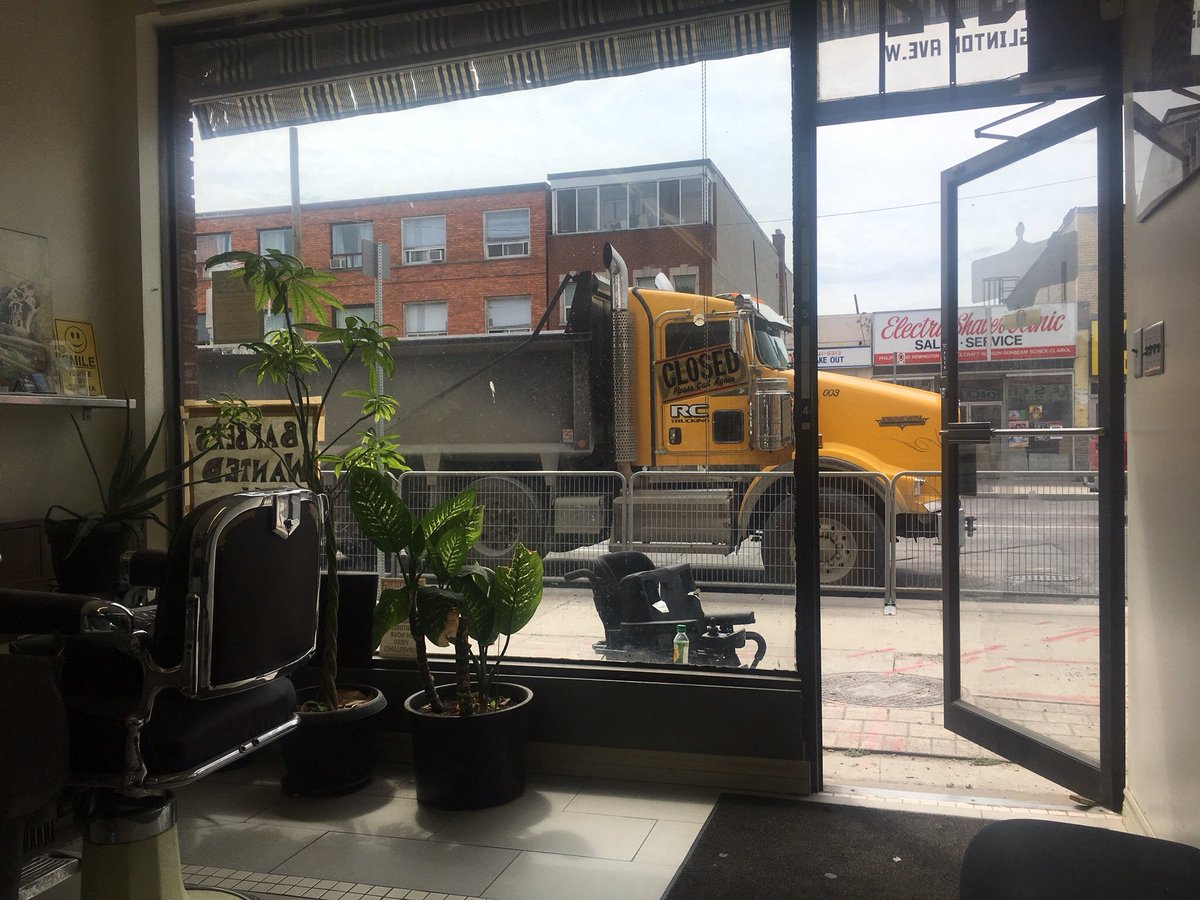 opmb100's tweet photo. #ContinuousDelivery #Eglintonwest #Damaged
#MetroLinks #harmfultocommunity #blockingviewtobusiness #OPMB https://t.co/datQuZD2Jh