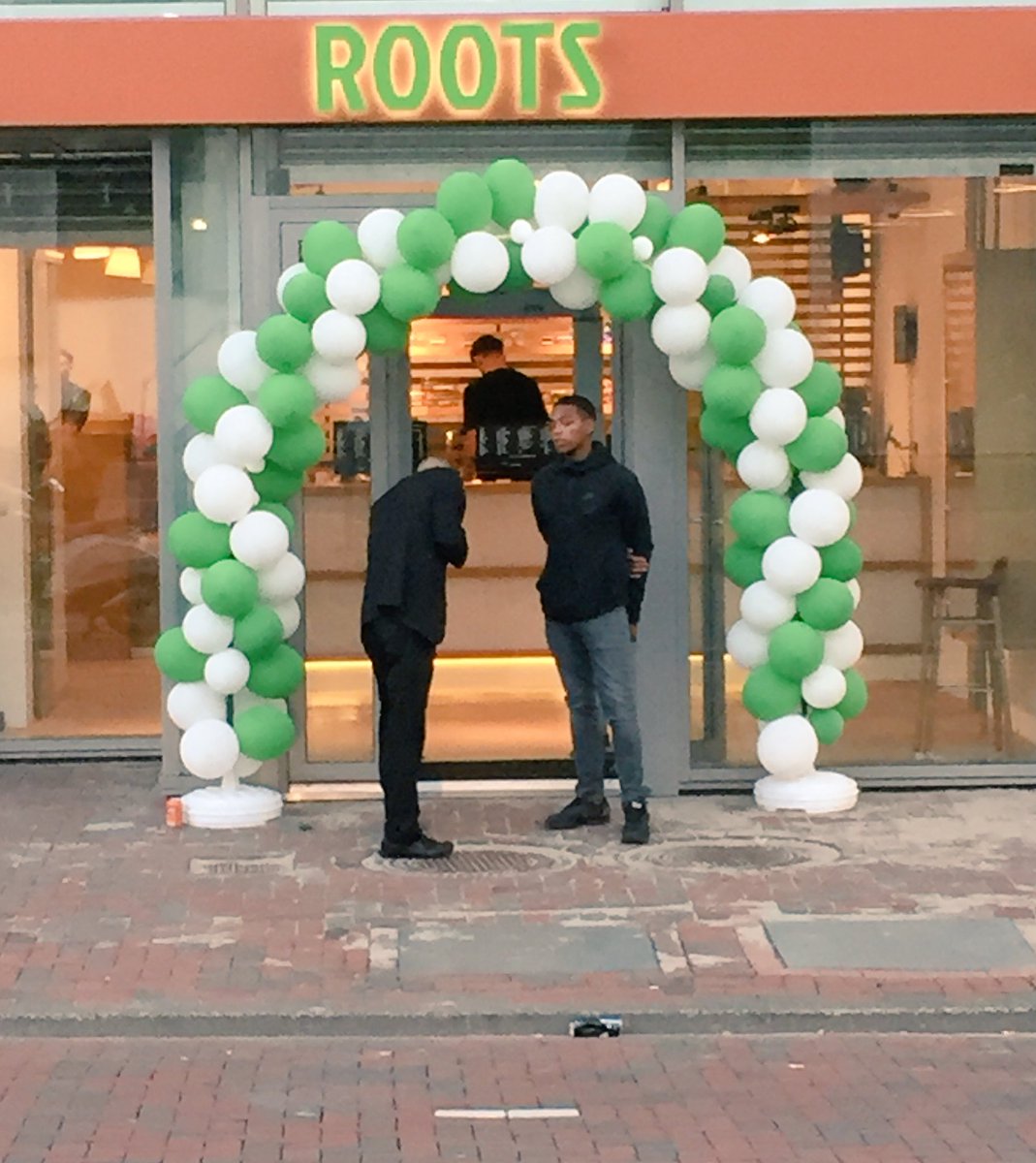 Het heeft even geduurd maar nu ook eindelijk in dit stadsdeel een #coffeeshop. Kunnen inwoners en bezoekers gewoon wat weed of hasj kopen