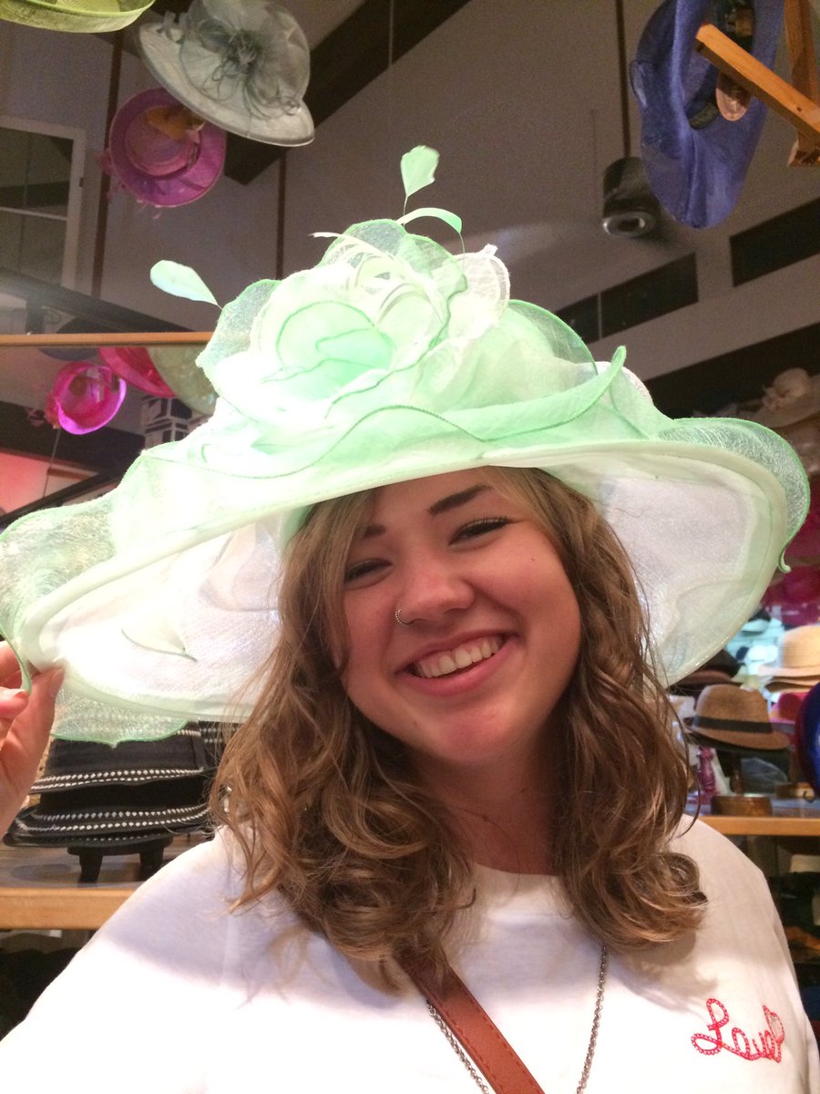 anchen926's tweet photo. Doesn't Mareike look absolutely smashing? #hatfun https://t.co/c6Z6b09VGz