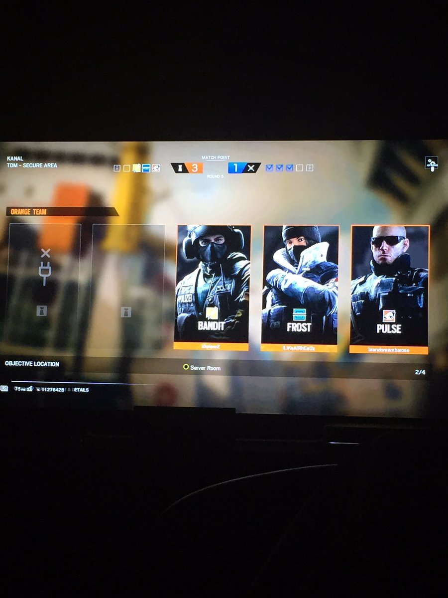 bramgoat69's tweet photo. Stuck on this page for like 10 min now. Thanks operation health @Rainbow6Game https://t.co/AoIcuyhLdp