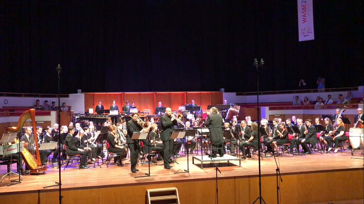 EduardNazarski's tweet photo. Nagenieten van prachtig concert harmonie St Michael Thorn @TiVre_Utrecht #wasbe2017. https://t.co/hbwthkJ2dc