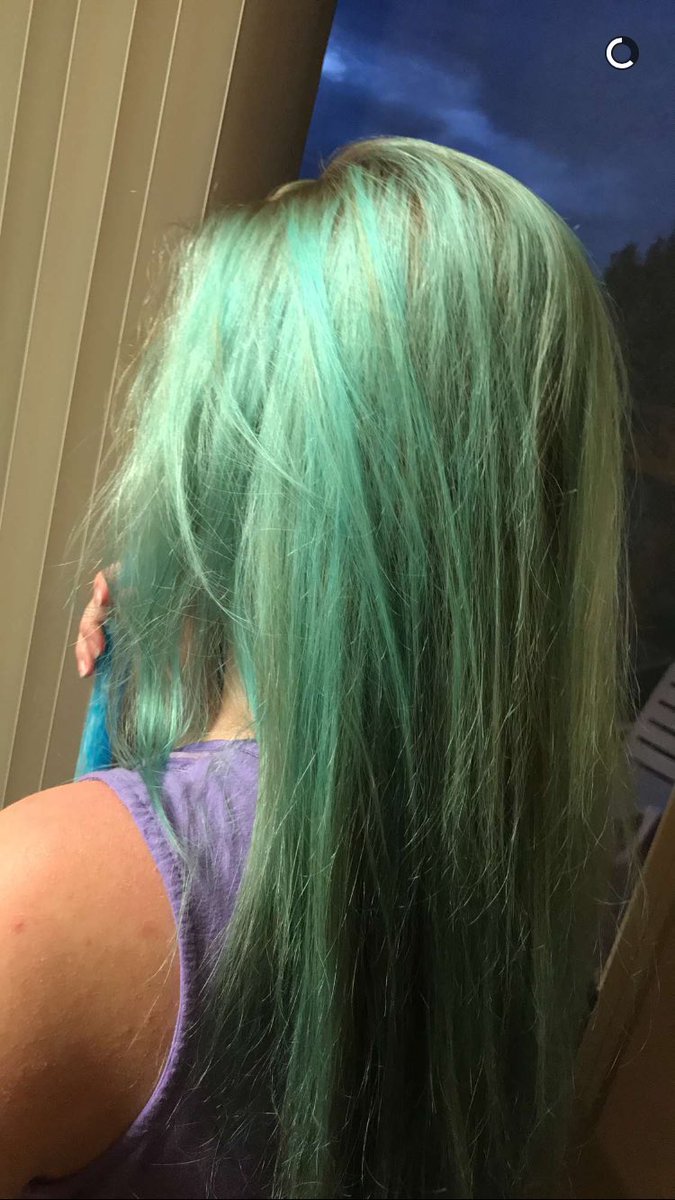 KurietaAoNeko's tweet photo. || How my hair turned out from not getting it professionally done😜 https://t.co/QXNmvk1dat