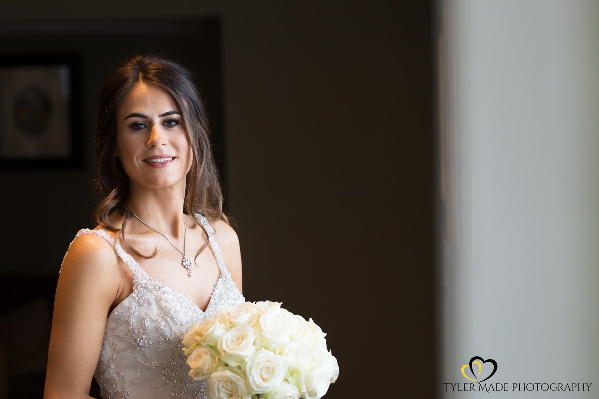 Tylermadephoto's tweet photo. Bride and her bouquet.

#tylermadephotography 
#kentwedding
#kentweddingphotographer 
#wellingphotographer
#bexleyphotographer
#bohobride https://t.co/XizXc0IqJZ