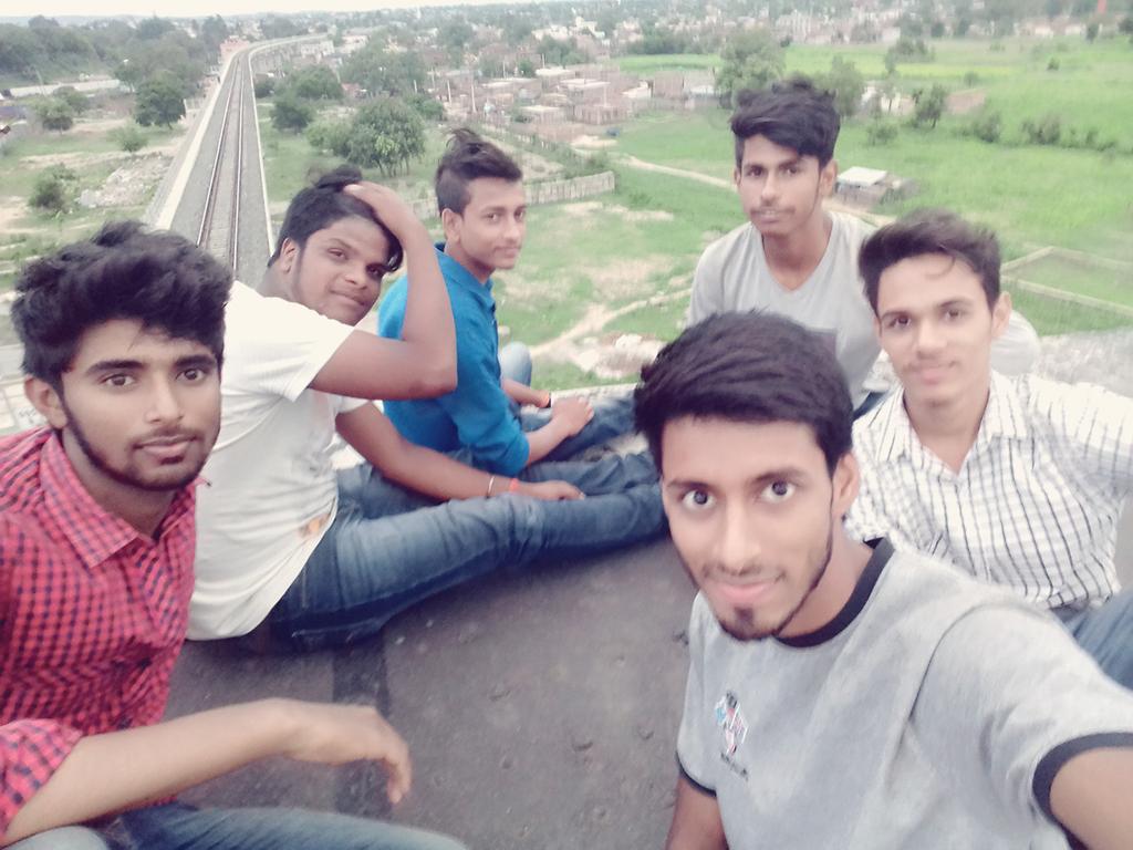 rishabhatal75's tweet photo. Friendship is all about trusting each other,
helping each other,
loving each other,
&
#being_crazy together https://t.co/vemDFeQvB8