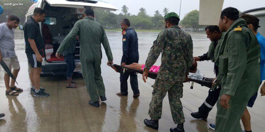 MNDF_Official's tweet photo. Feenan Ulhumugethereygai Deco vi 52 aharuge Dhivessaku MNDF Helicopter gai Gdh.Thinadhoo in Shangrila Villingili Resort ah Gengosdhheefi https://t.co/jwf47jAuSM