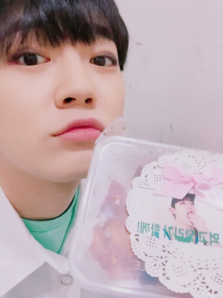 UP10TION's tweet photo. [#비토] 너무너무 맛있게 잘먹었어요 허니텐 고마워요 https://t.co/pqvex6AE1w