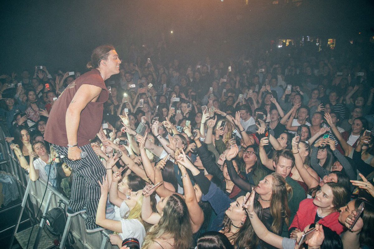 melbourne, you were wonderful. sydney tomorrow 🌹