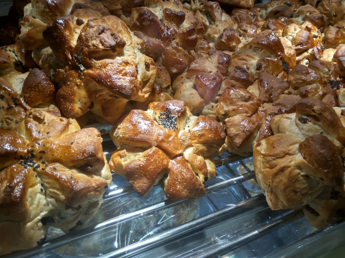 nurbek's tweet image. This will go very well down my tummy with hot coffee in office. 
#walnutbread