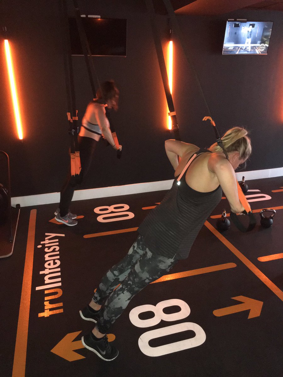 truIntensityUK's tweet photo. 6am Warriors!! Working hard before work and the weekend!! #truintensity #workhard #funfitness #enjoyit https://t.co/S41ydZrstU