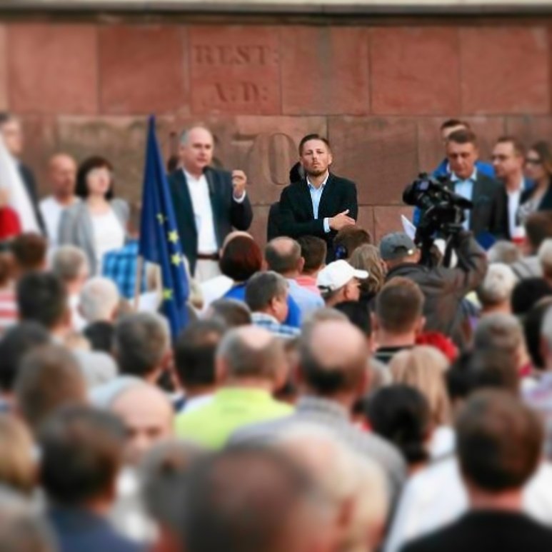 chlodnickim's tweet photo. #Kielce na wysokości zadania w obronie niezawisłości sądów. Póki jest ta moc w narodzie to PiSzamordyzm nie ma szans #WolneSady #ChcemyWeta https://t.co/PhvJNeBLVy