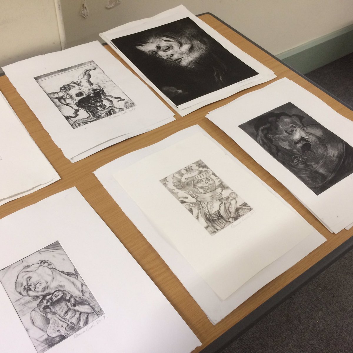 CrookEleanor's tweet photo. I'm offering some artist proofs prints for #bringpocketmoney #deathmaidenconf #ifyoufancy #ifeelaclipframecomingon https://t.co/MbCRPksBn8