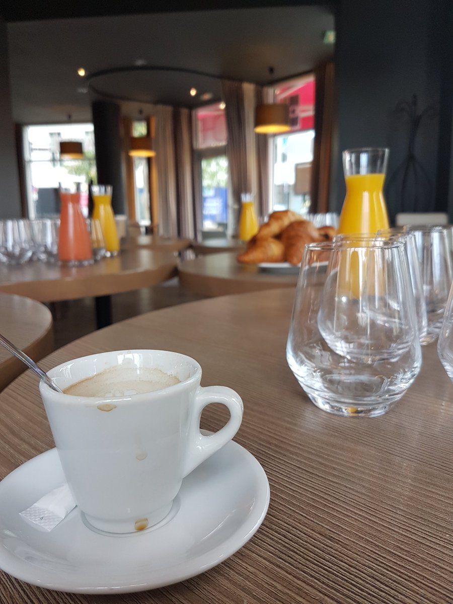 SII_Atlantique's tweet photo. La calme avant la tempête ! 
#Petit-déjeuner #VSCT https://t.co/iFyrZgp7Z2