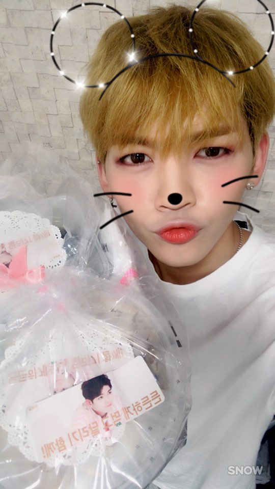 UP10TION's tweet photo. [#쿤] 잘먹었어요😇😇 사녹 와 준 아낌이들 너무 고맙고 이따 모두 뮤직뱅크 본방사수 #시작해 주세요😘😘 https://t.co/9MPhAhw0iE