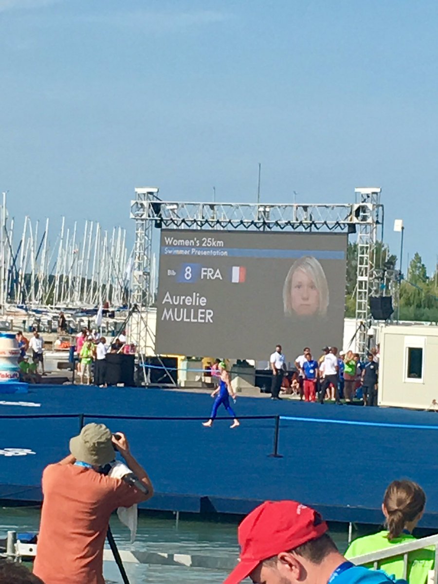 FFNatation's tweet photo. Départ du 25km dames avec @Aure_Muller et @lara_grangeon Allez la France ! 💪🏼🇫🇷 #Balaton2017 #TeamFrance https://t.co/E8AiAKTuHQ