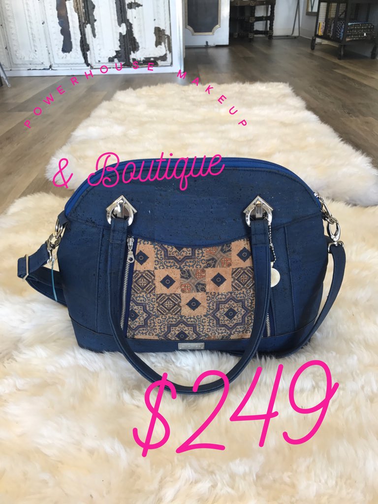 PowerhouseMake1's tweet photo. Lizzy T handbags!! 👛👜 https://t.co/PGmNgrcYi0