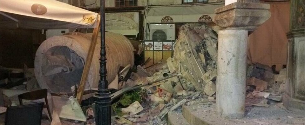 repubblica's tweet photo. #Terremoto di magnitudo 6,7 tra #Grecia e #Turchia. Due morti e 120 feriti sull'isola di #Kos https://t.co/CvAGga9Xrw https://t.co/yGuQ1PS0yJ